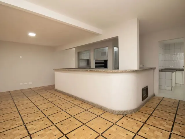 Prédio com 735m², para alugar, no bairro Bigorrilho em Curitiba