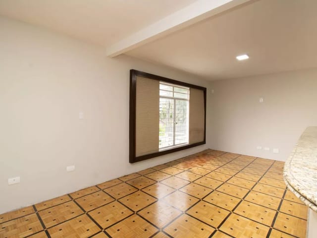 Prédio com 735m², para alugar, no bairro Bigorrilho em Curitiba