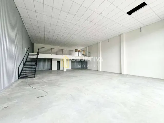 Prédio com 330m², para alugar, no bairro Guarani em Novo Hamburgo