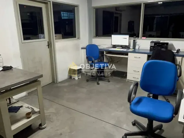 Prédio à venda, no bairro Canudos em Novo Hamburgo
