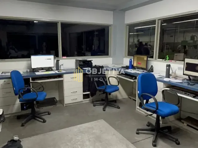 Prédio à venda, no bairro Canudos em Novo Hamburgo