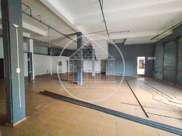 Prédio com 597m², para alugar, no bairro Jardim Floresta em São Paulo