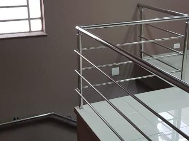 Prédio com 525m², para alugar, no bairro Cambuci em São Paulo