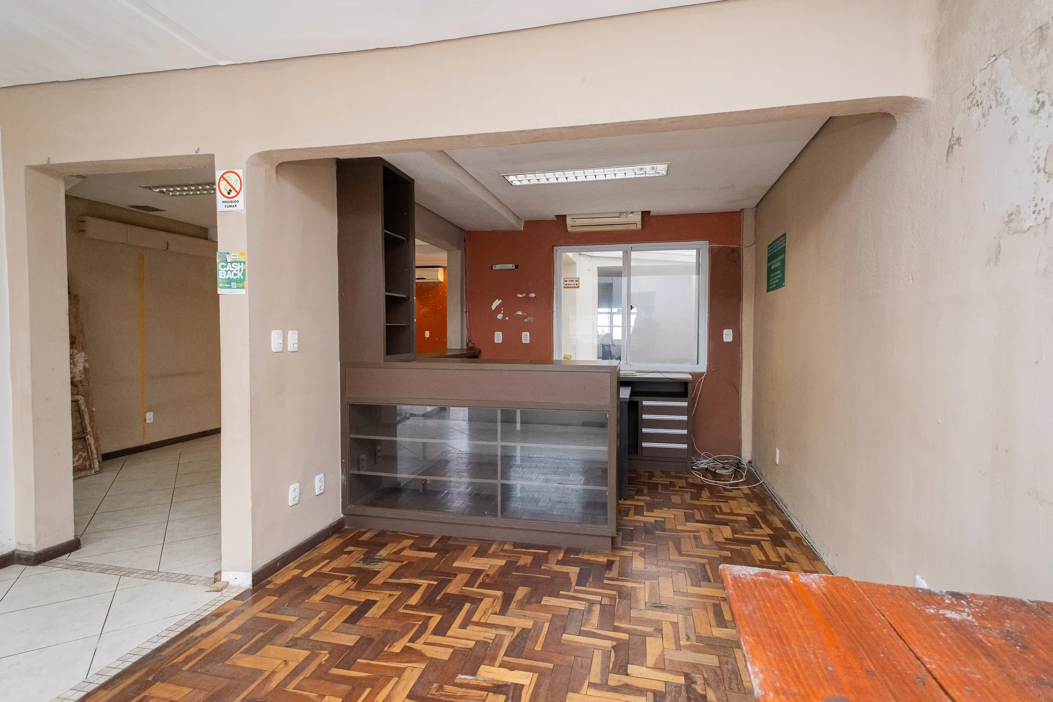 Prédio Comercial para Aluguel no Centro de Pelotas RS com Excelente Localização, Amplo Espaço, Estrutura Completa e Potencial para Empresas