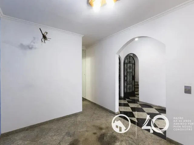 Prédio para alugar, no bairro Portão em Curitiba