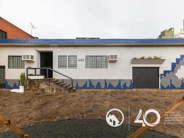 Prédio para alugar, no bairro Portão em Curitiba