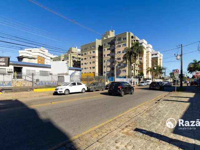 Prédio para alugar, no bairro Portão em Curitiba