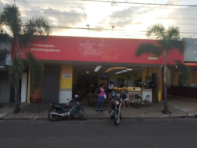 Foto do Prédio - Casa comercial para venda em Loteamento Pedra 90, 200m² | Lares e Andares Imóveis