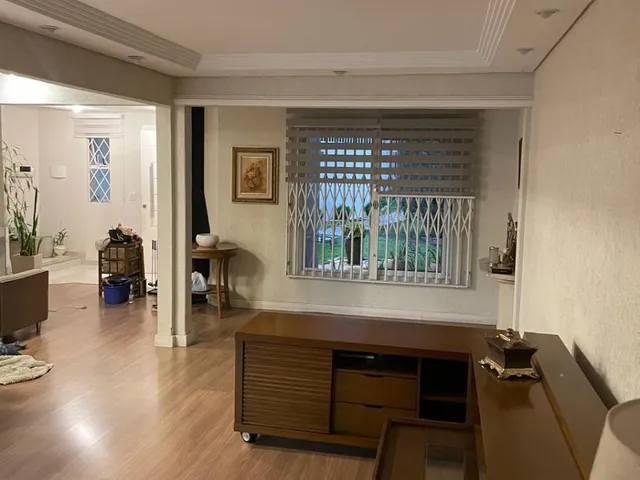 Prédio para alugar, no bairro Mercês em Curitiba