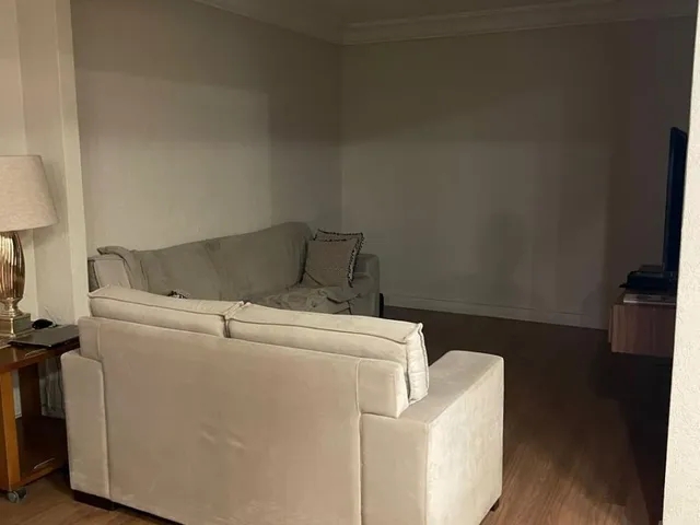 Prédio para alugar, no bairro Mercês em Curitiba