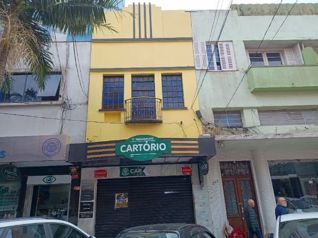Prédio com 247m², à venda ou para alugar, no bairro Centro em Pelotas