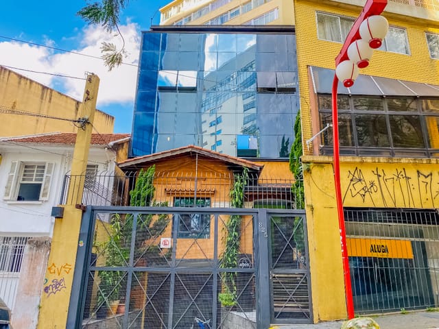 Foto do Prédio - Casa comercial para venda em Liberdade, 700m² | Lares e Andares Imóveis