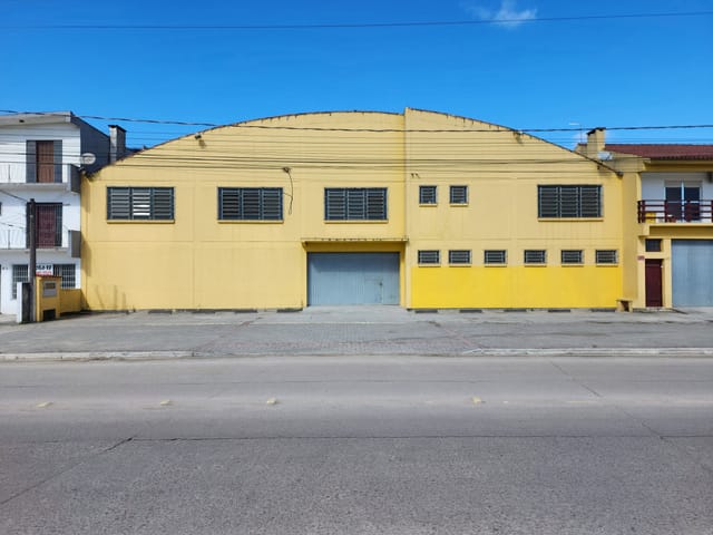 Prédio com 1250m², para alugar, no bairro Fragata em Pelotas