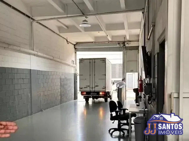 Prédio com 2550m², à venda, no bairro Luz em São Paulo