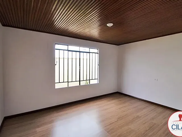 Prédio 2 quartos e 1 banheiro, para alugar, no bairro Ahú em Curitiba