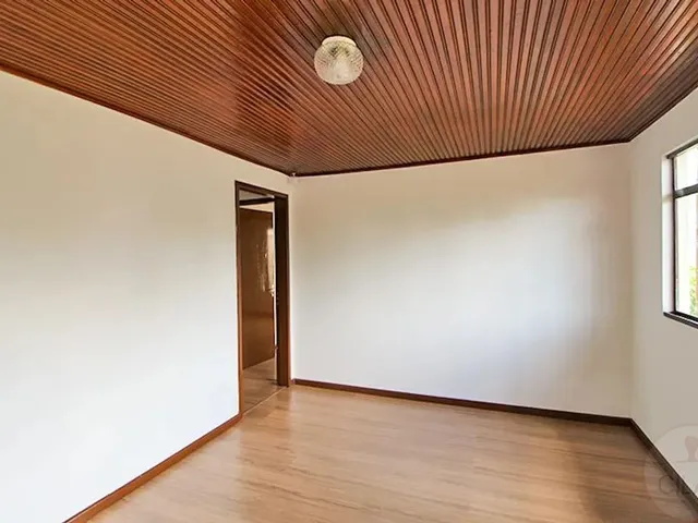 Prédio 2 quartos e 1 banheiro, para alugar, no bairro Ahú em Curitiba