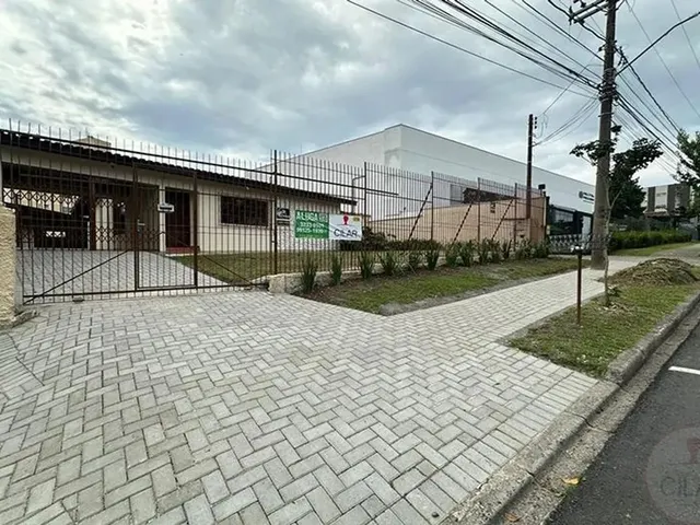 Prédio 2 quartos e 1 banheiro, para alugar, no bairro Ahú em Curitiba
