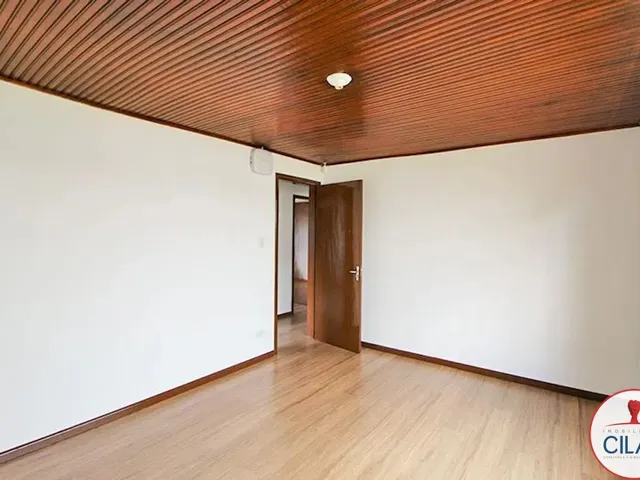 Prédio 2 quartos e 1 banheiro, para alugar, no bairro Ahú em Curitiba