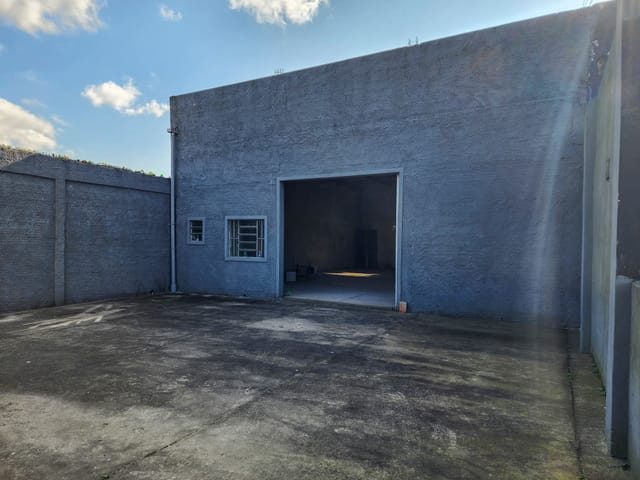 Prédio com 150m², para alugar, no bairro Três Vendas em Pelotas