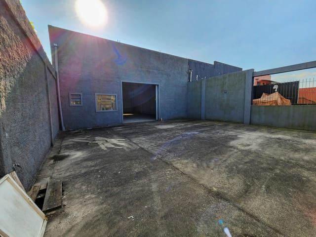 Prédio com 150m², para alugar, no bairro Três Vendas em Pelotas