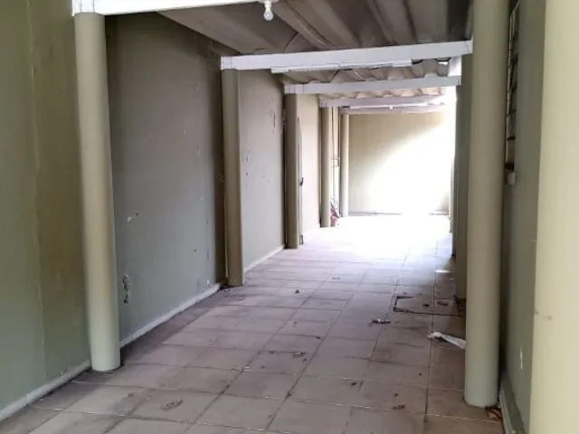 Prédio com 500m², à venda, no bairro Bacacheri em Curitiba