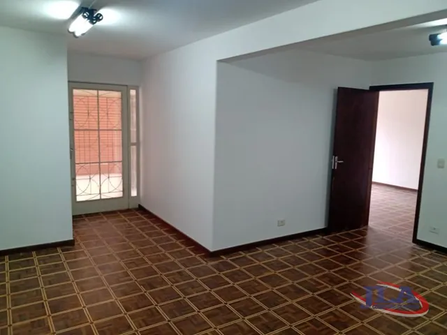 Prédio com 524m², à venda ou para alugar, no bairro Bacacheri em Curitiba