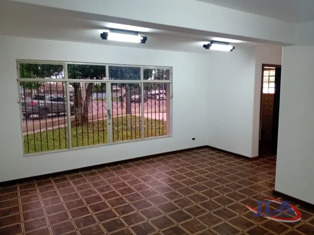 Prédio com 524m², à venda ou para alugar, no bairro Bacacheri em Curitiba