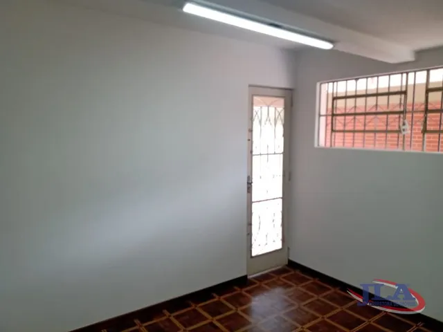 Prédio com 524m², à venda ou para alugar, no bairro Bacacheri em Curitiba