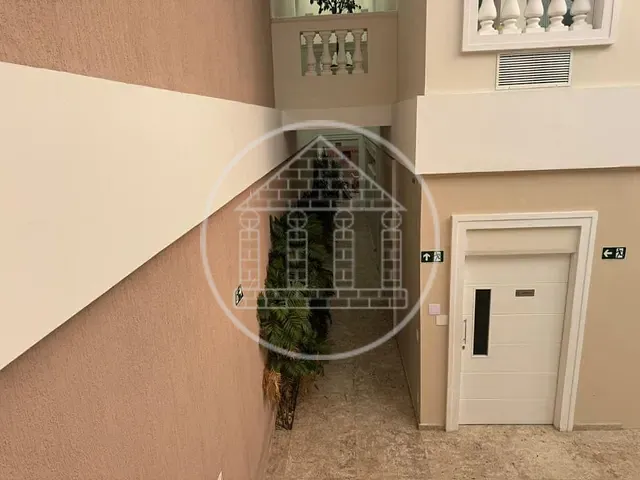 Prédio com 1200m², para alugar, no bairro Vila Nova Conceição em São Paulo