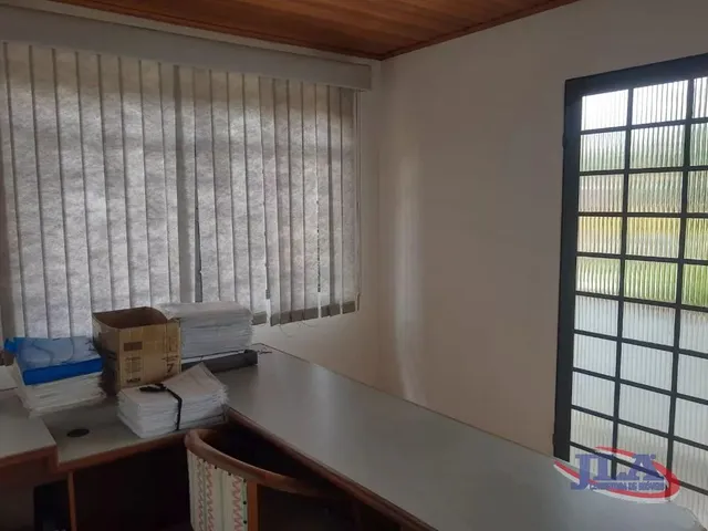 Prédio com 278m², à venda, no bairro Ahú em Curitiba
