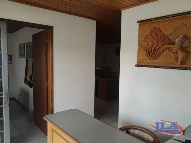 Prédio com 278m², à venda, no bairro Ahú em Curitiba