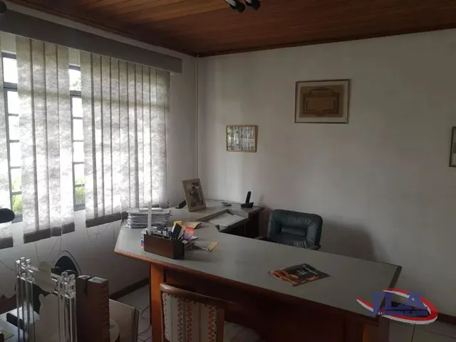 Prédio com 278m², à venda, no bairro Ahú em Curitiba