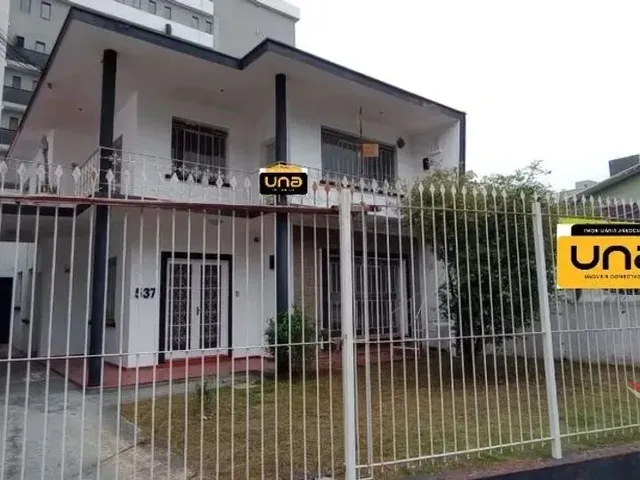 Prédio com 366m², à venda, no bairro Cabral em Curitiba