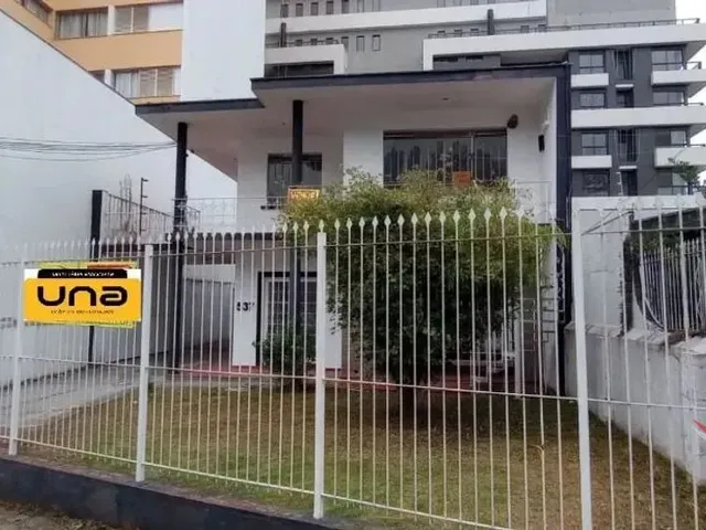 Prédio com 366m², à venda, no bairro Cabral em Curitiba