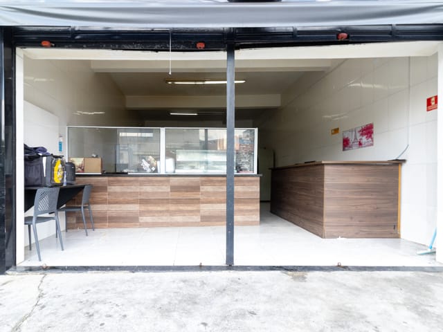 Foto do Prédio - Casa comercial para venda em Jardim Santa Cruz (Zona Norte), 404m² | Lares e Andares Imóveis