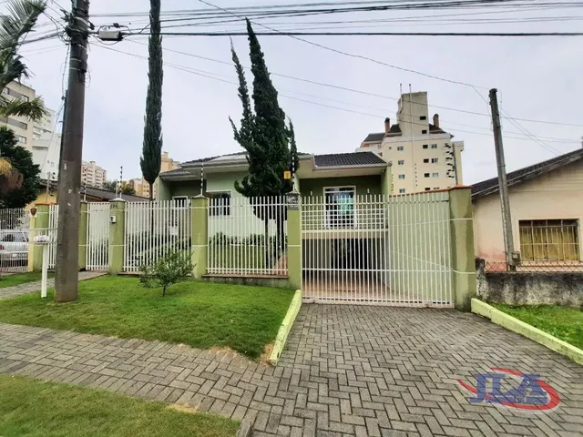 Prédio com 367m² 3 quartos e 2 banheiros, à venda, no bairro Ahú em Curitiba