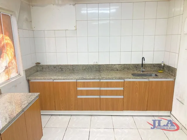 Prédio para alugar, no bairro Cabral em Curitiba