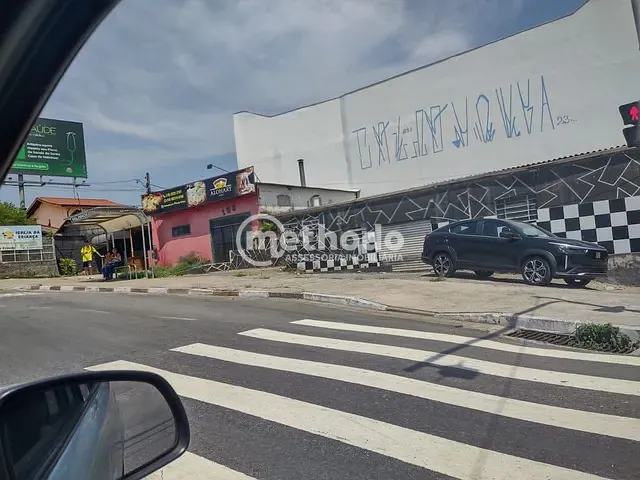 Prédio com 375m², à venda, no bairro Jardim Santana em Valinhos