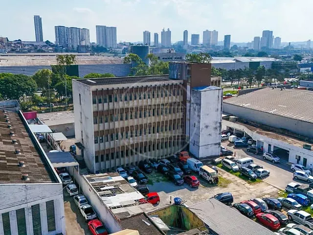 Prédio com 10000m², para alugar, no bairro Jurubatuba em São Paulo
