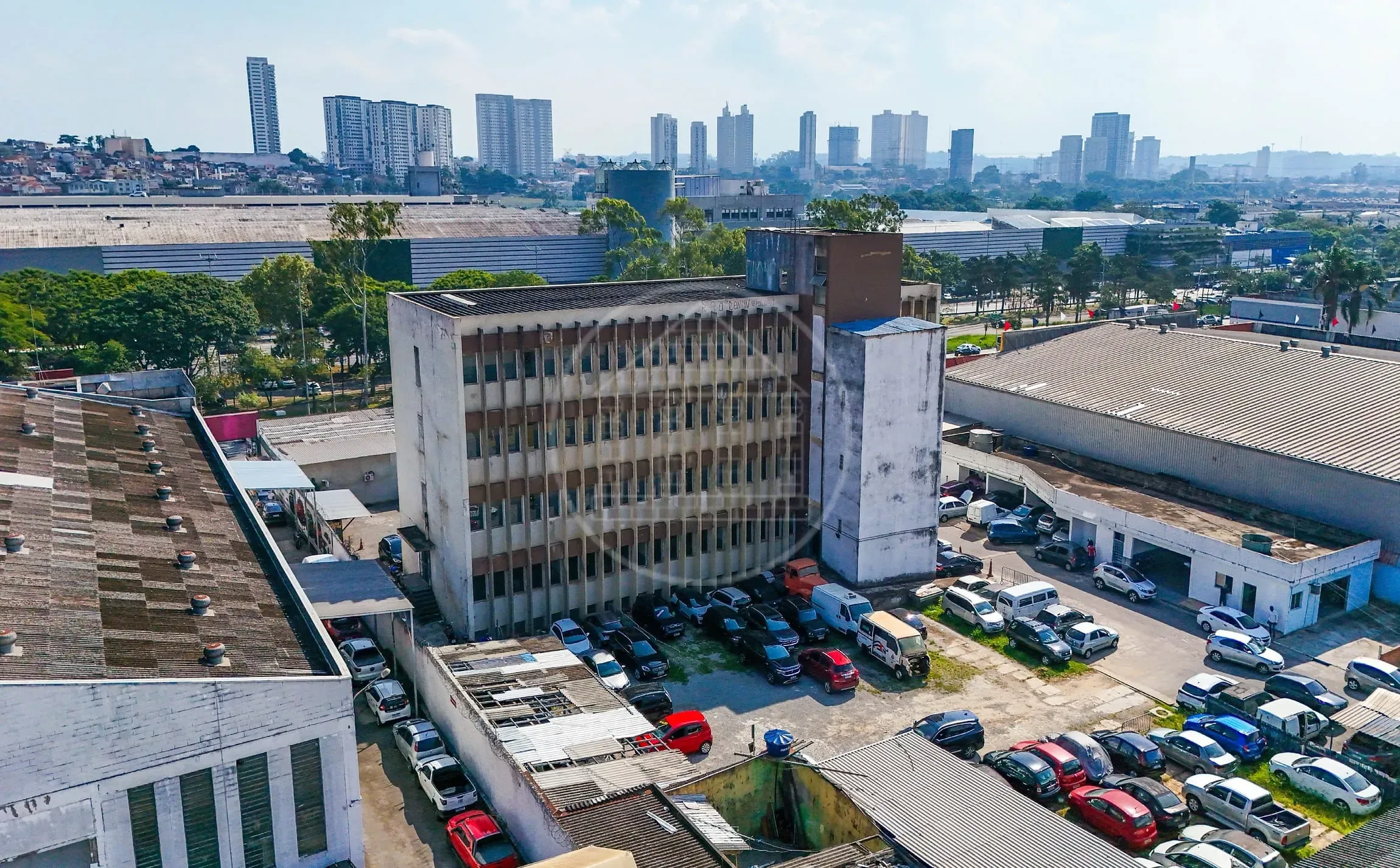 Prédio Inteiro, 7000 m² - Foto 1
