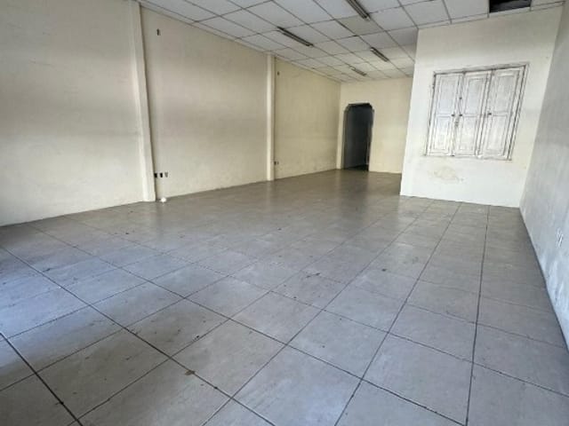Prédio com 150m², à venda ou para alugar, no bairro Centro em Pelotas