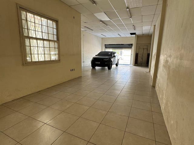 Prédio com 150m², à venda ou para alugar, no bairro Centro em Pelotas