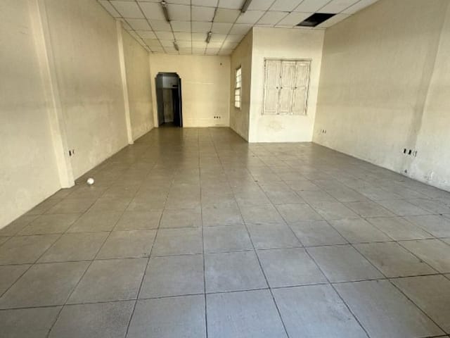 Prédio com 150m², à venda ou para alugar, no bairro Centro em Pelotas