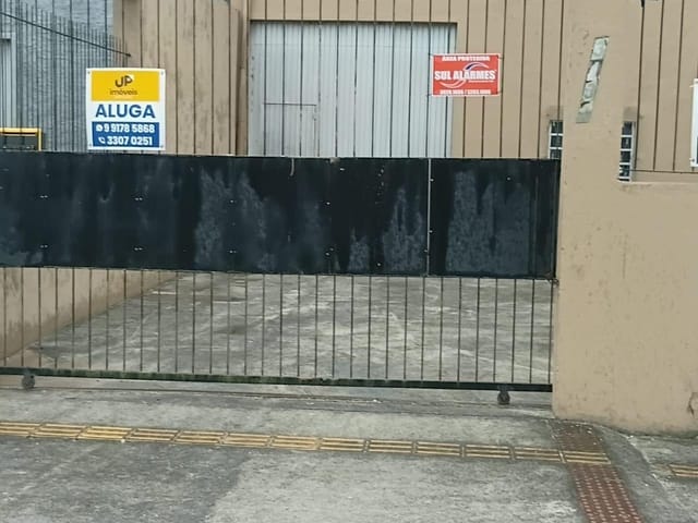 Prédio com 295m², para alugar, no bairro Três Vendas em Pelotas