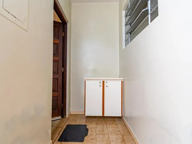 Prédio com 330m² 3 quartos e 3 banheiros, à venda, no bairro Santa Quitéria em Curitiba
