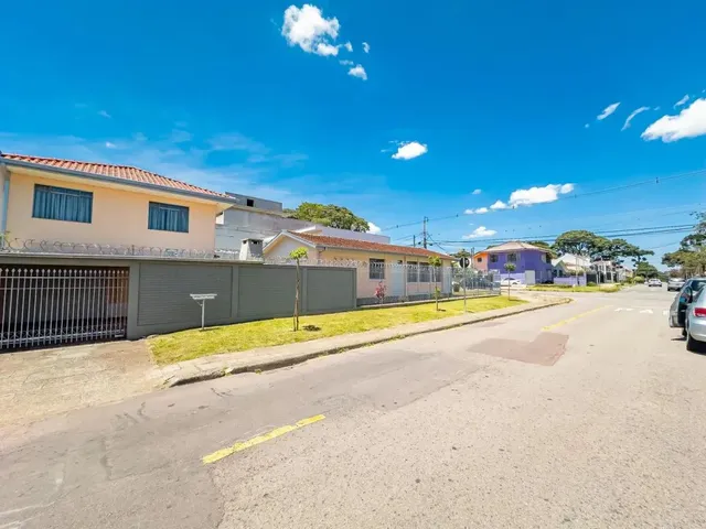 Prédio com 330m² 3 quartos e 3 banheiros, à venda, no bairro Santa Quitéria em Curitiba