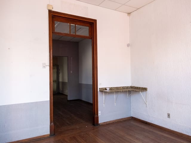 Prédio com 221m², para alugar, no bairro Centro em Pelotas