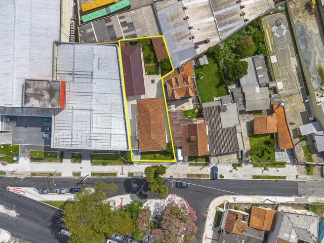 Prédio à venda, no bairro Mercês em Curitiba