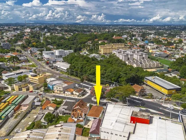 Prédio à venda, no bairro Mercês em Curitiba