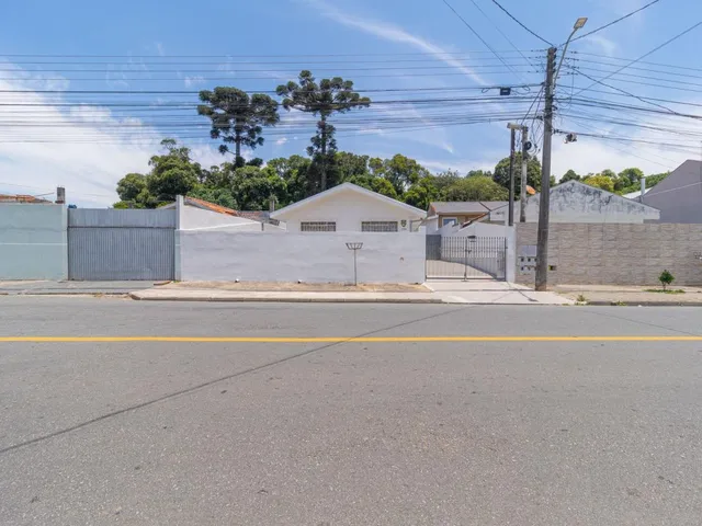 Prédio com 449m² 3 quartos e 2 banheiros, à venda, no bairro Pinheirinho em Curitiba
